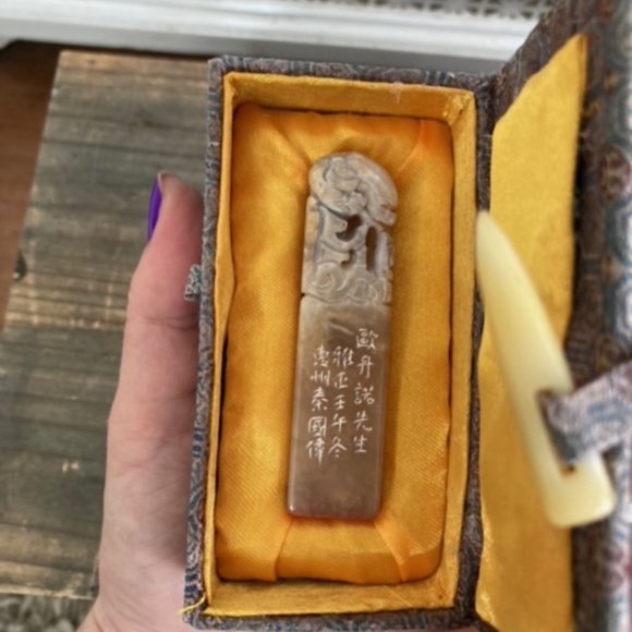 Vintage Chinese Shoushan Stone Figurine Statue in Tapestry Box #2 Pretty! - Picture 5 of 11